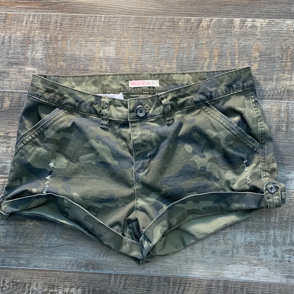 Ardene Pants - 🌻3/20 Army shorts size 9